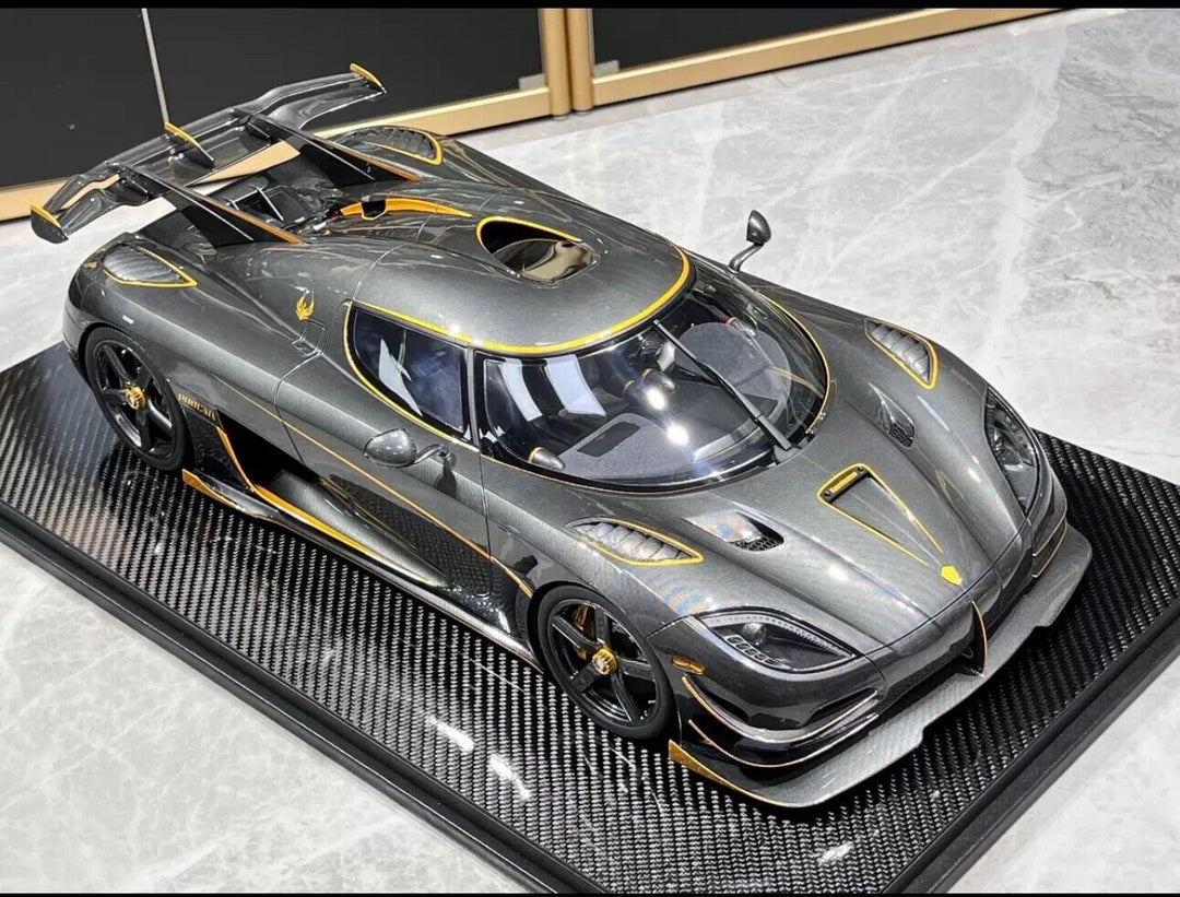 Koenigsegg Agera RS Phoenix (Exposed Carbon Fibre) [FrontiArt] 1:8 scale