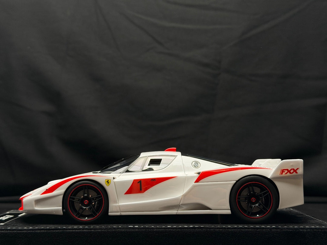Ferrari FXX (White/ Red) [Henson&Heaven] 1/18 scale