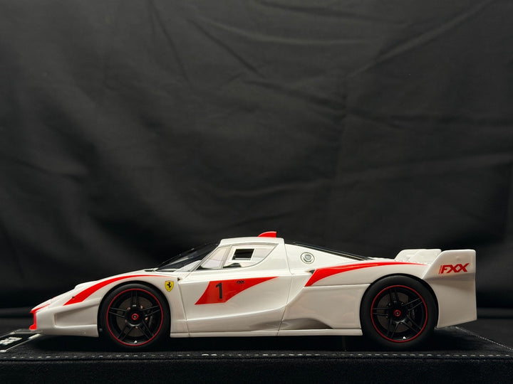 Ferrari FXX (White/ Red) [Henson&Heaven] 1/18 scale