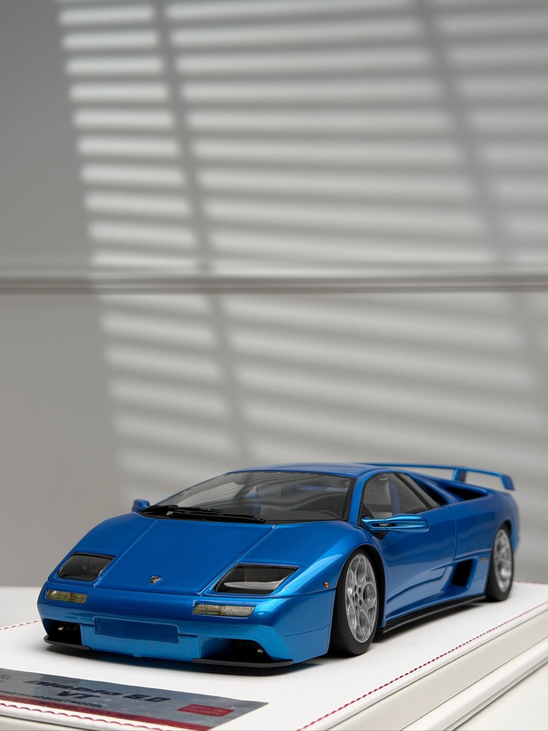 Lamborghini Diablo 6.0 VT (Blue) [APM Model] 1:18 scale