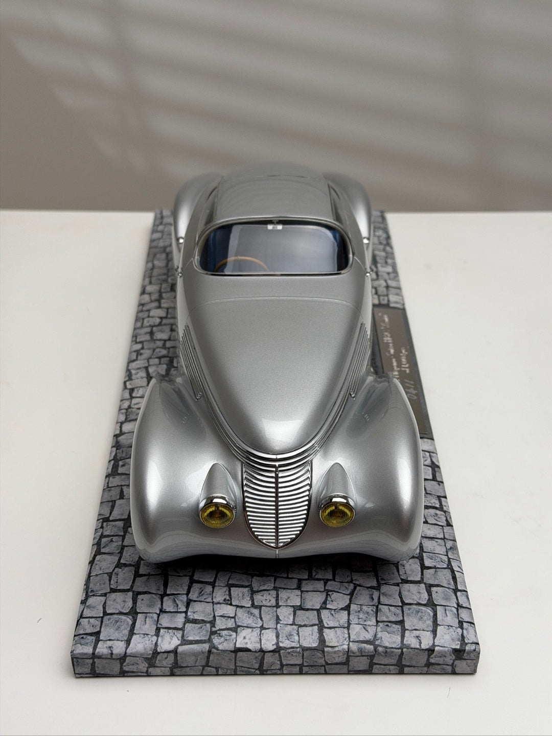 1938 HISPANO SUIZA H6C XENIA DUBONNET 2-DOOR (Silver) [MINICHAMPS] 1/18 scale