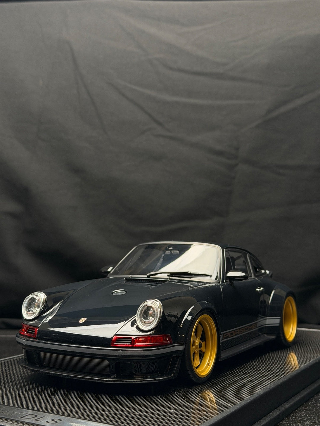 Porsche 911 Singer DLS (Black) [IVY Model] 1:12 scale