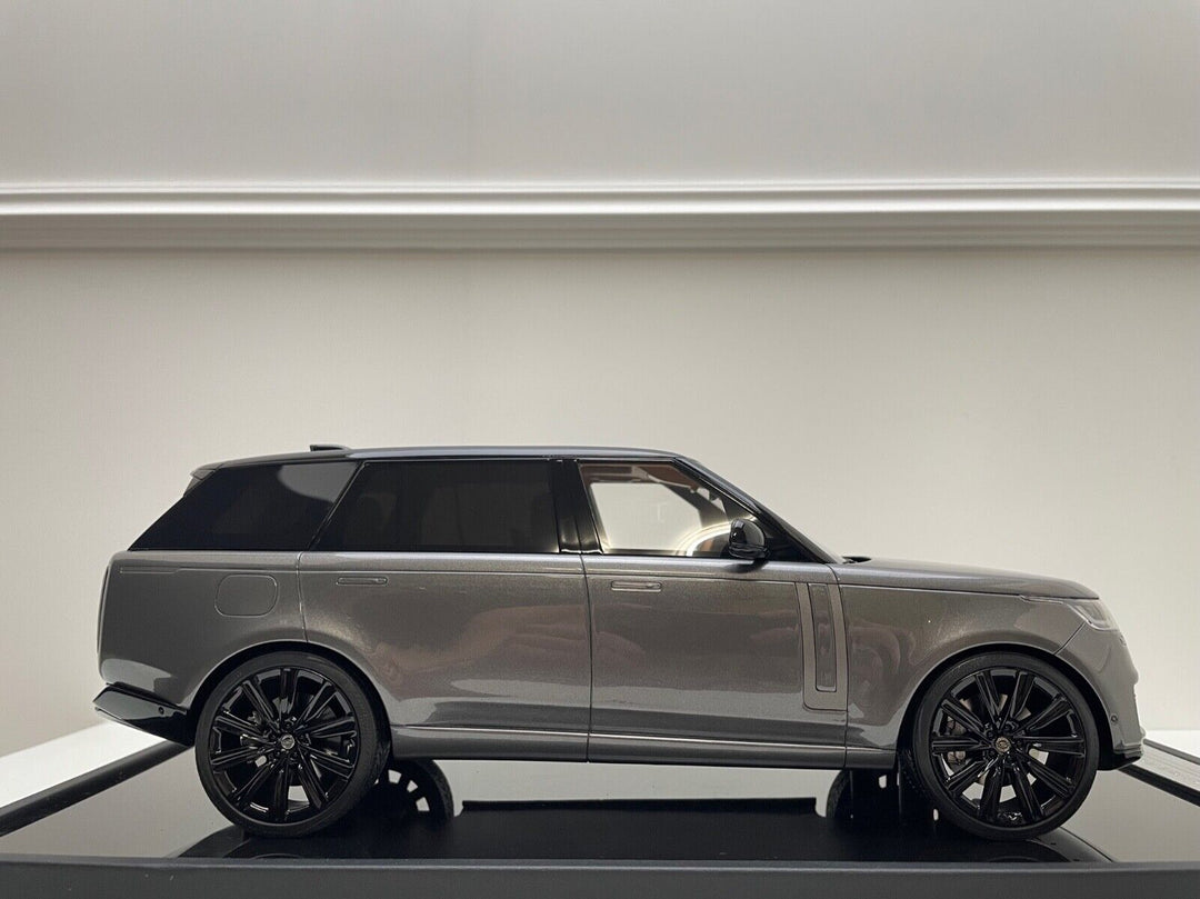 Range Rover Autobiography (Dark Gray) [Motorhelix] 1/18 scale