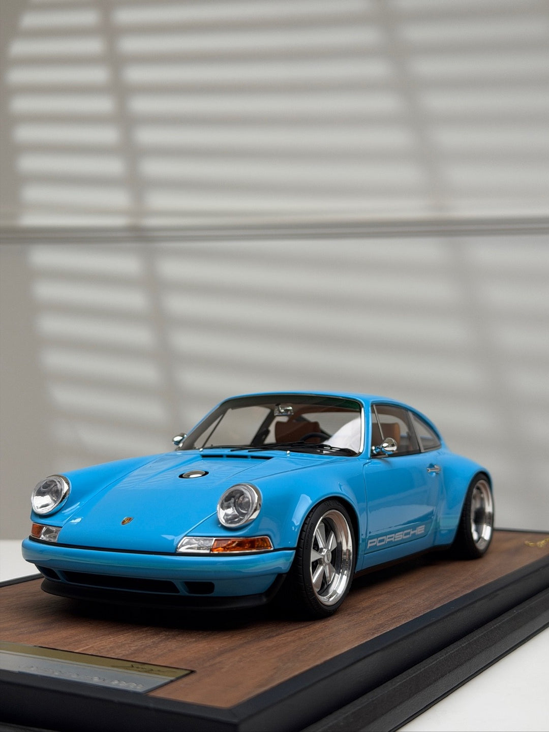 Porsche 911 Singer (Blue) [Timothy & Pierre] 1/18 scale