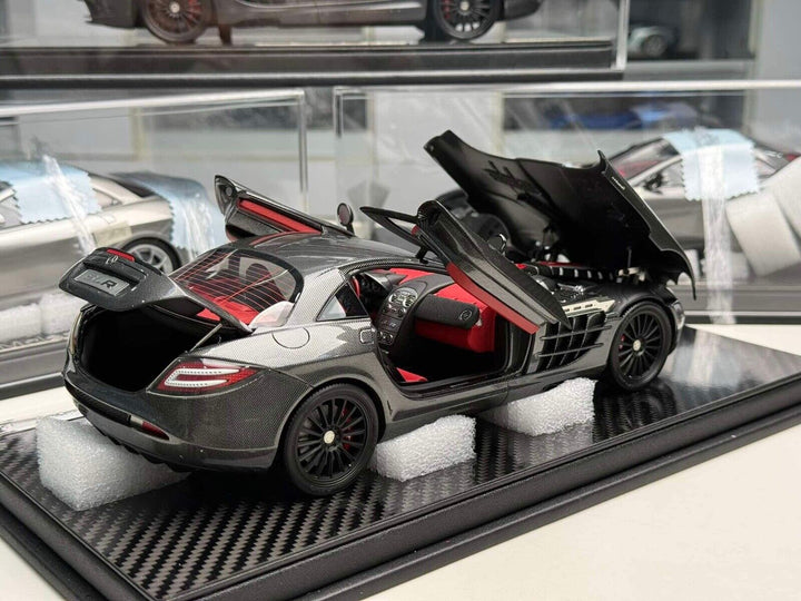 Mercedes-Benz SLR Mclaren (Full Exposed Carbon Fiber) [FrontiArt] 1/18 scale