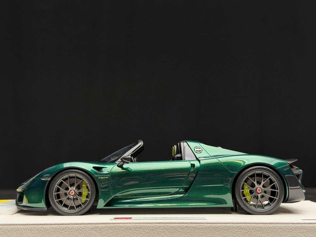 Porsche 918 Spyder Weissach (Green) [MakeUp Eidolon] 1/18 scale