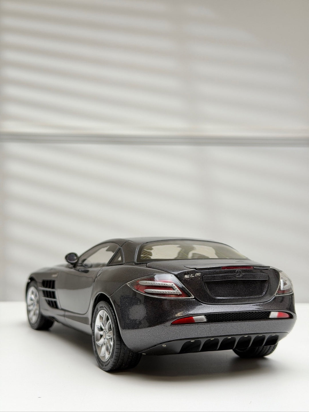 Mercedes-Benz SLR McLaren (Dark Gray) [CMC] 1:18 scale