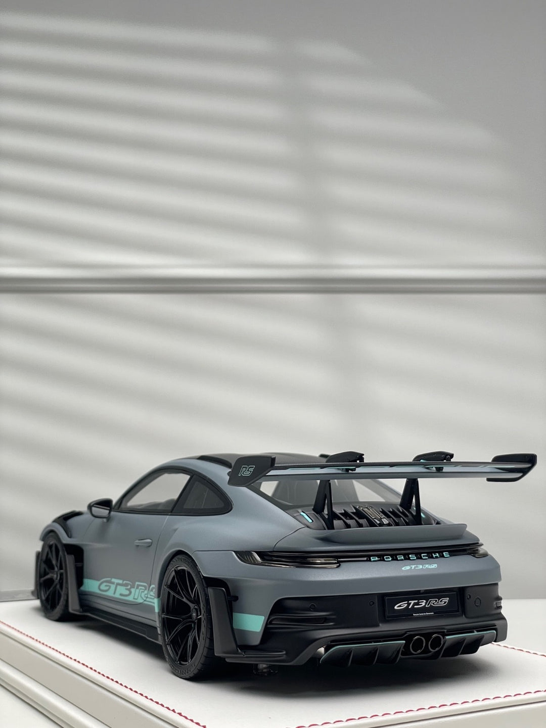Porsche 911 GT3 RS (Matte Dark Gray/ Blue) [Davis & Giovanni] 1:18 scale