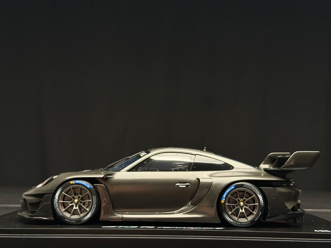 Porsche 911 GT3 R Rennsport (Carbon Fiber) [Spark] 1:18 scale