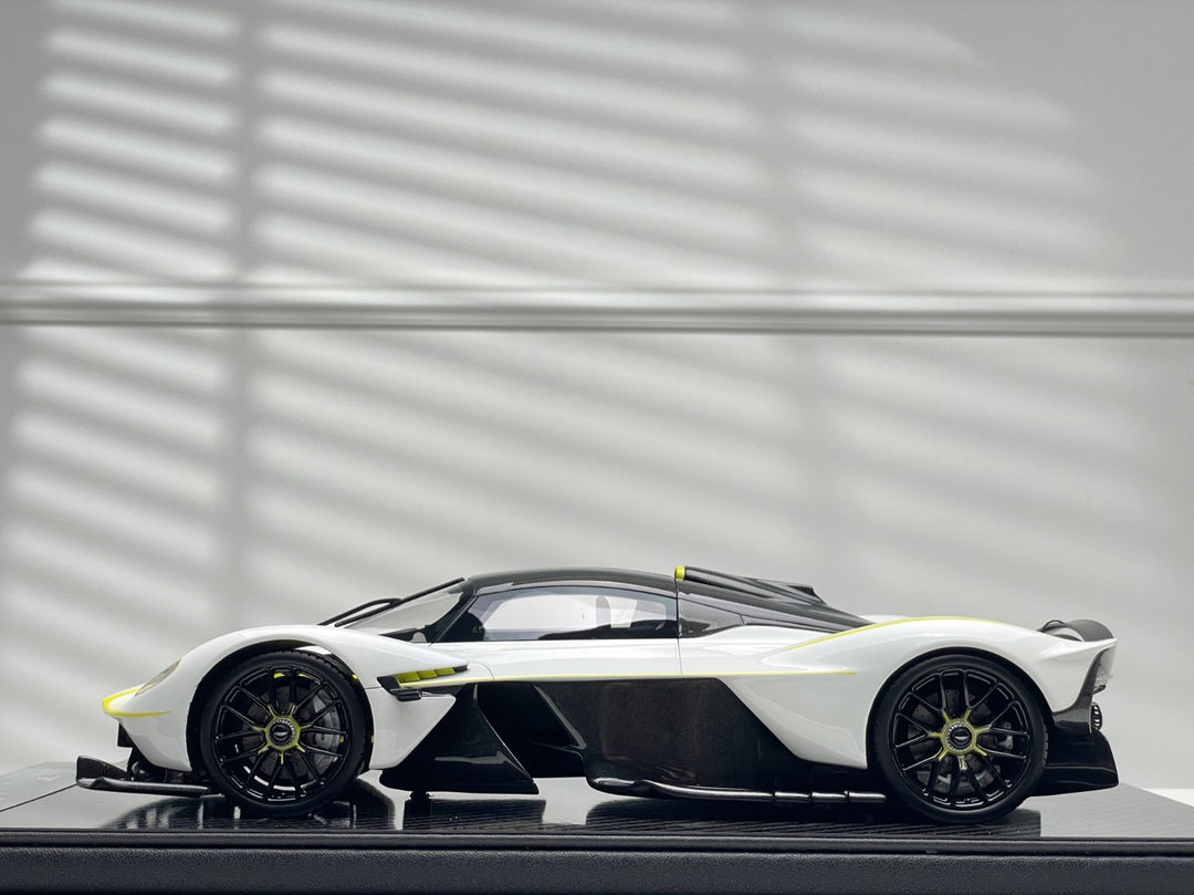Aston Martin Valkyrie (White) [FrontiArt] 1/18 scale