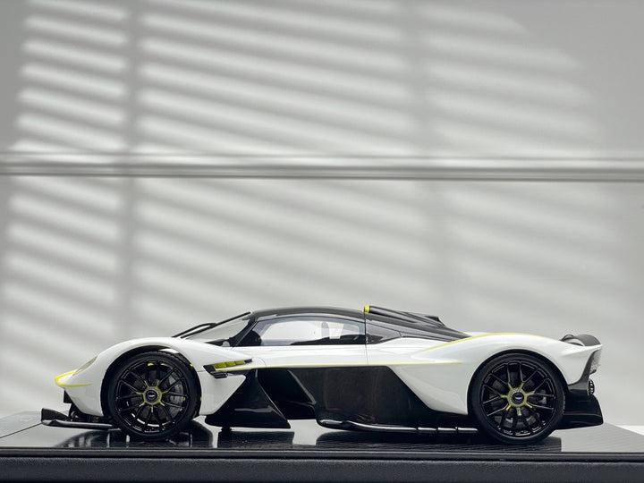 Aston Martin Valkyrie (White) [FrontiArt] 1/18 scale