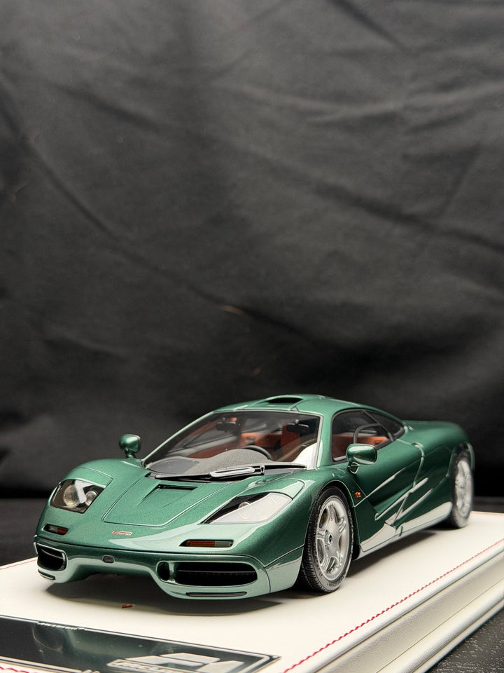 McLaren F1  (Metallic Green) [Davis & Giovanni] 1/18 scale