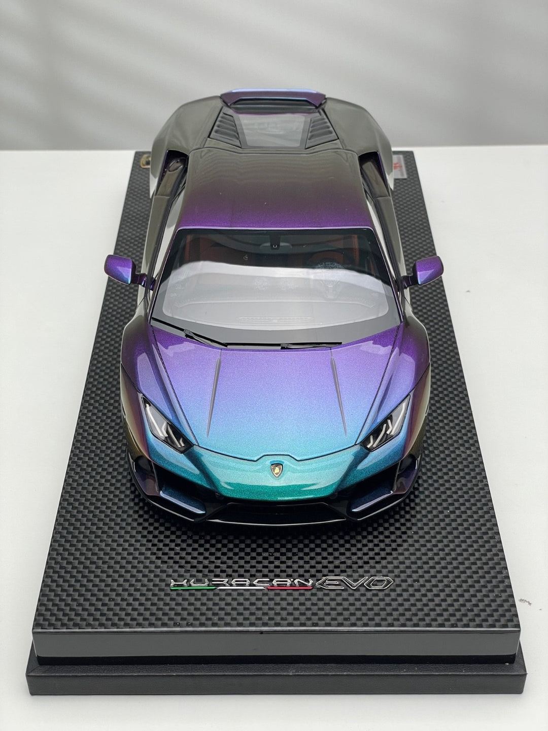 Lamborghini Huracan EVO (Chameleon Purple) [MR Collection] 1/18 scale
