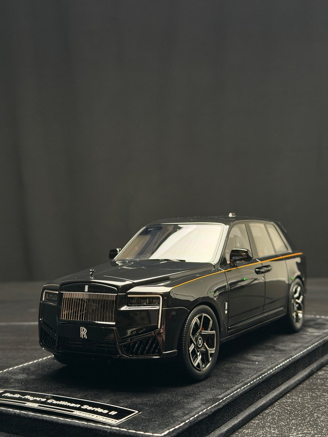 Rolls-Royce Cullinan Series II Black Badge (Black) [H&H] 1/18 scale