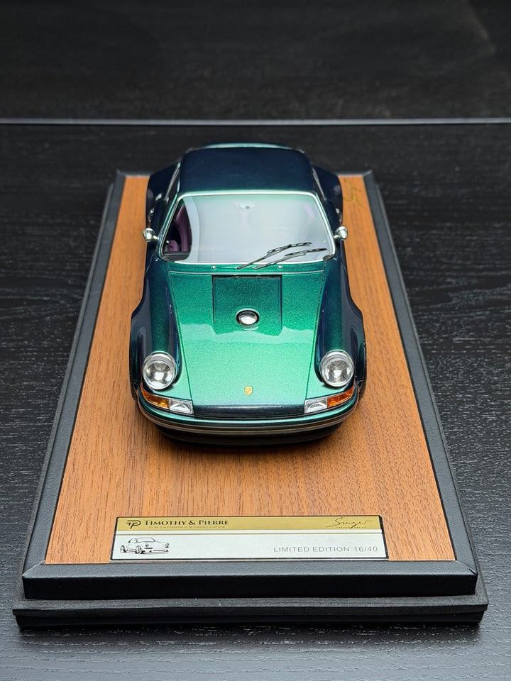 Porsche 911 Singer (Chameleon Blue) [Timothy & Pierre] 1/18 scale