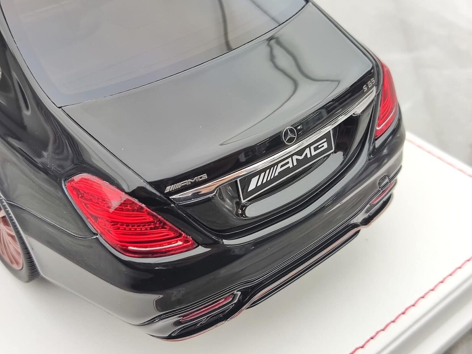 Mercedes-Benz S65 AMG (Black) [Vehicle Art] 1/18 scale