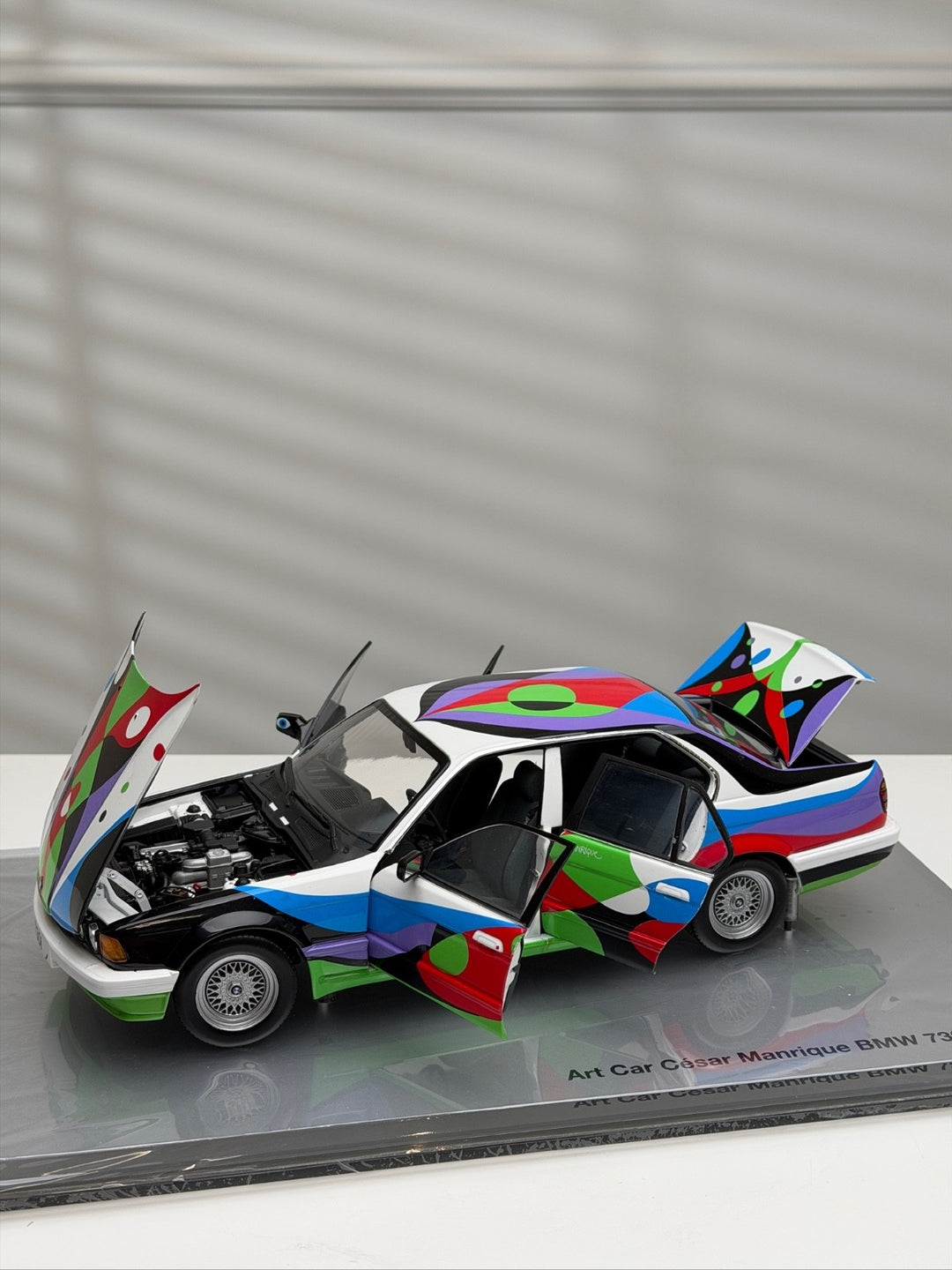 BMW 730i (Cesar Manrique - Art Car) [MINICHAMPS] 1/18 scale