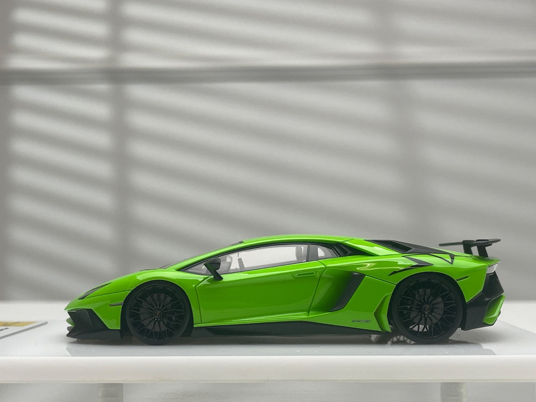 Lamborghini Aventador LP750-4 SV (Green) [Make Up] 1:43 scale