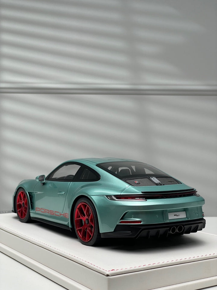 Porsche 911 S/T (Ice Blue/ Red Rims) [Ivy Merit Model] 1/18 scale