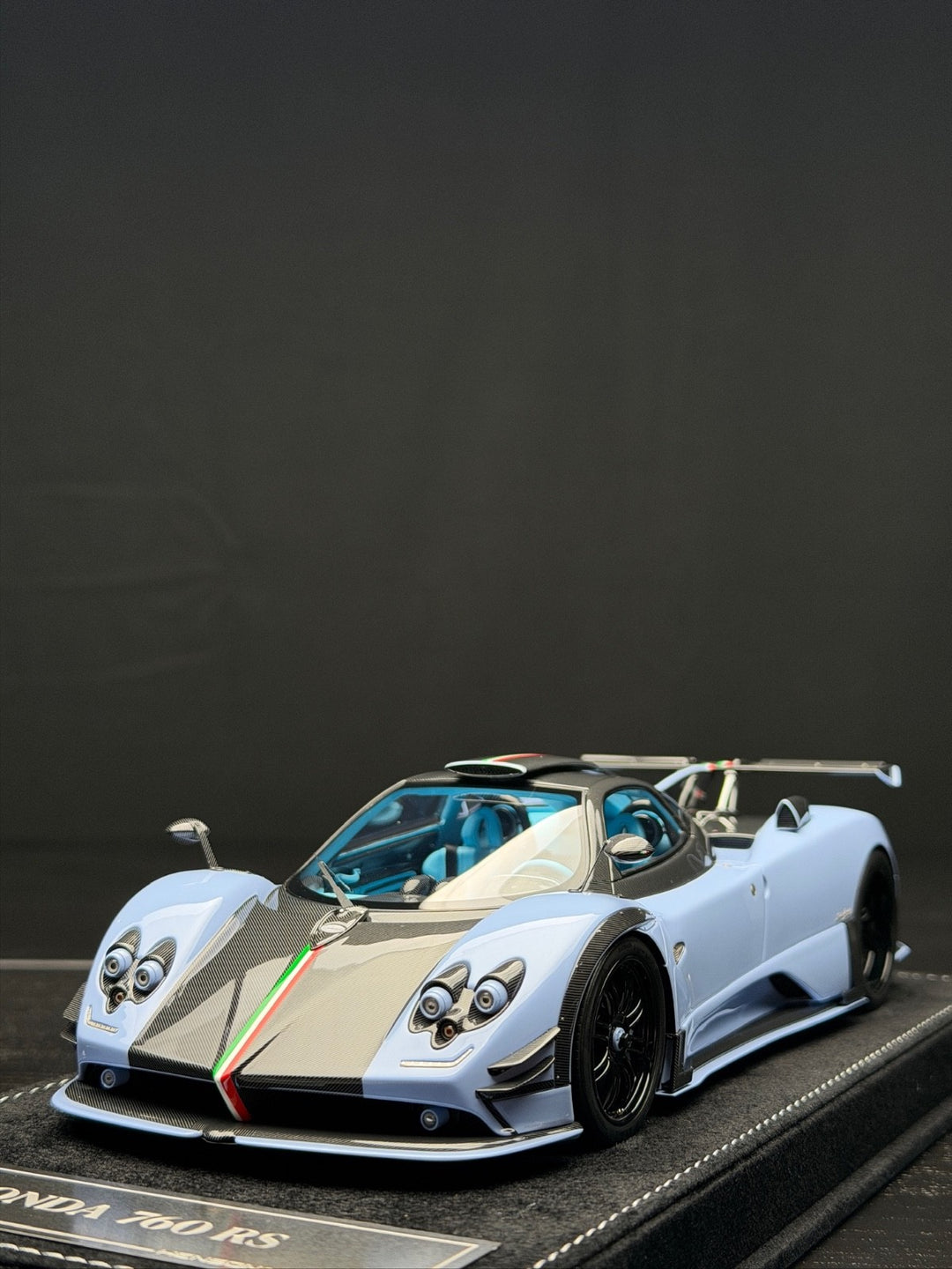 Pagani Zonda 760 RS (Baby Blue/ Carbon) [Henson&Heaven] 1/18 scale