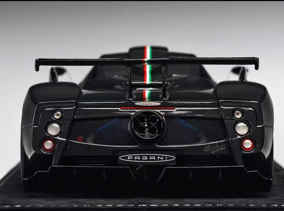 Pagani Zonda Cinque (Full Black Carbon Fiber) [Henson & Heaven] 1/18 scale