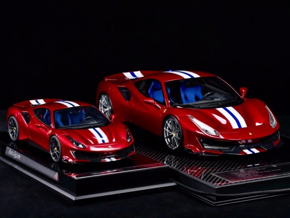 Ferrari 488 Pista (Rosso Magma, Blue/ White Stripe)[Davis & Giovanni] 1:12 scale