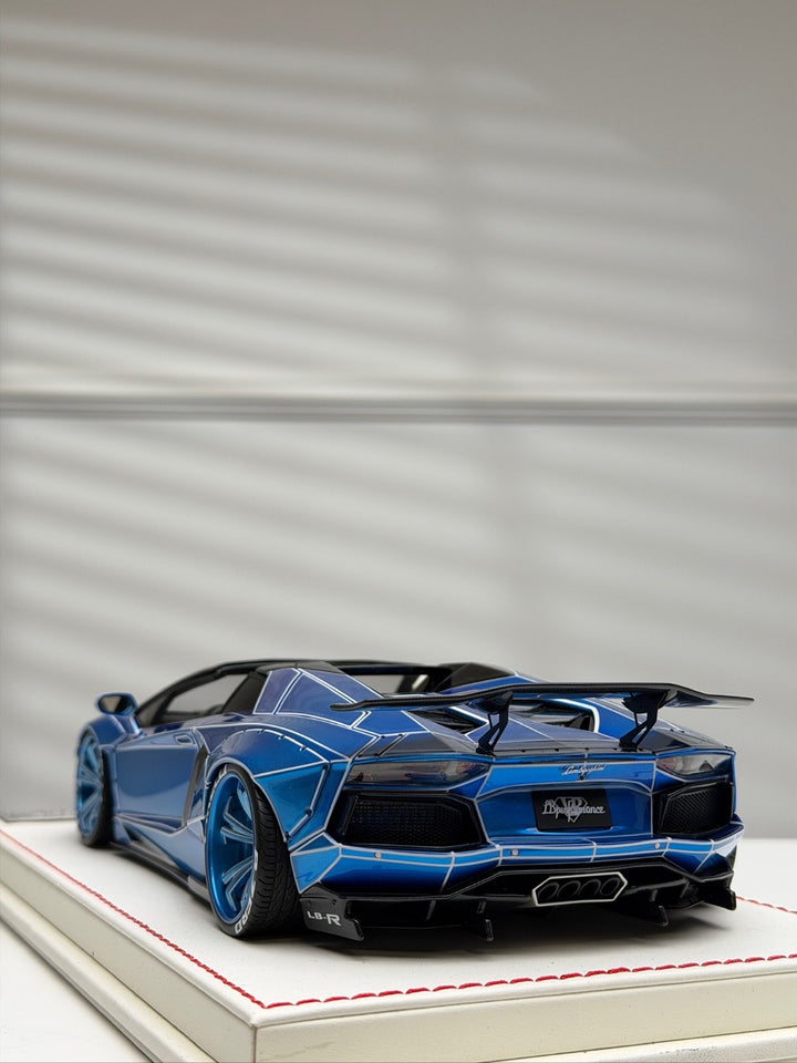 Lamborghini Aventador Roadster LBWK (Blue TRON) [Davis & Giovanni] 1:18 scale