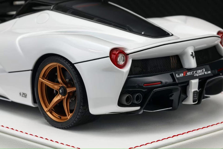 Ferrari LaFerrari Aperta (White) [Davis & Giovanni] 1:18 scale