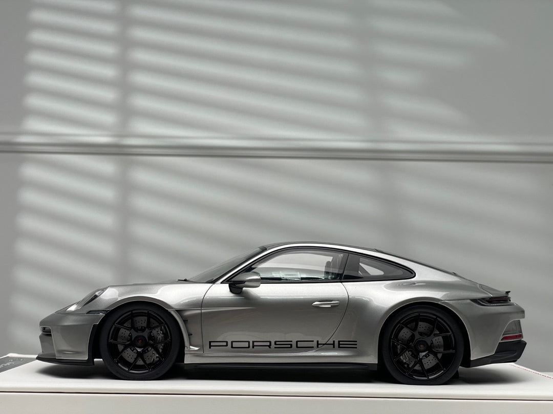 Porsche 911 S/T (Silver/ Black Rims) [Ivy Merit Model] 1/18 scale