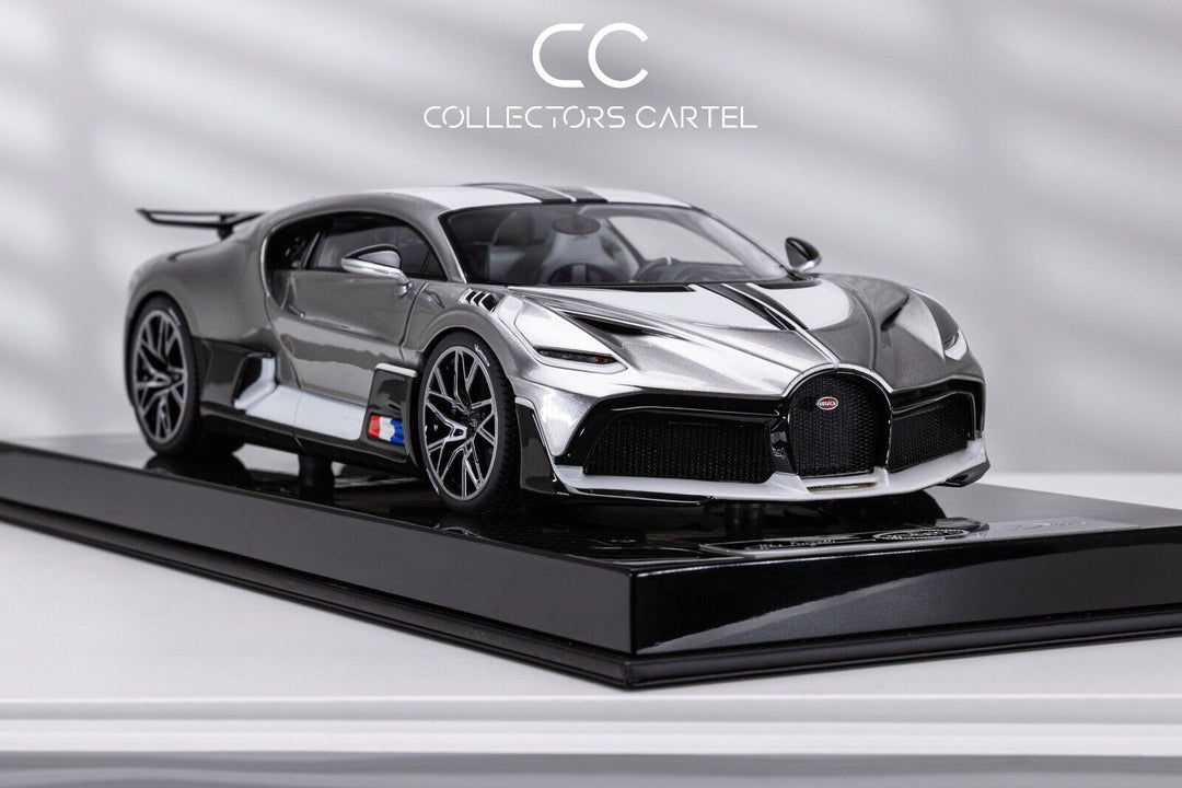 Bugatti Divo (Metallic Silver) [EXCLUSIVE] 1/18 scale