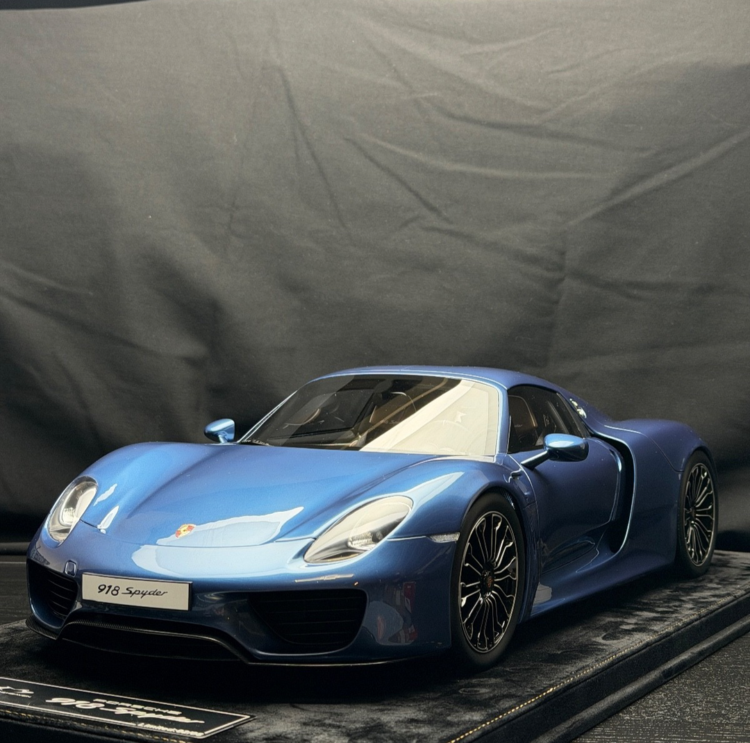 Porsche 918 Spyder (Metallic Light Blue) [H&H] 1:8 scale