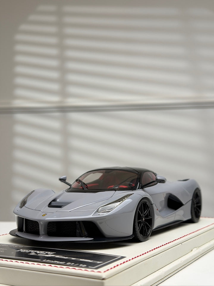Ferrari LaFerrari (Gray) [Davis & Giovanni] 1/18 scale