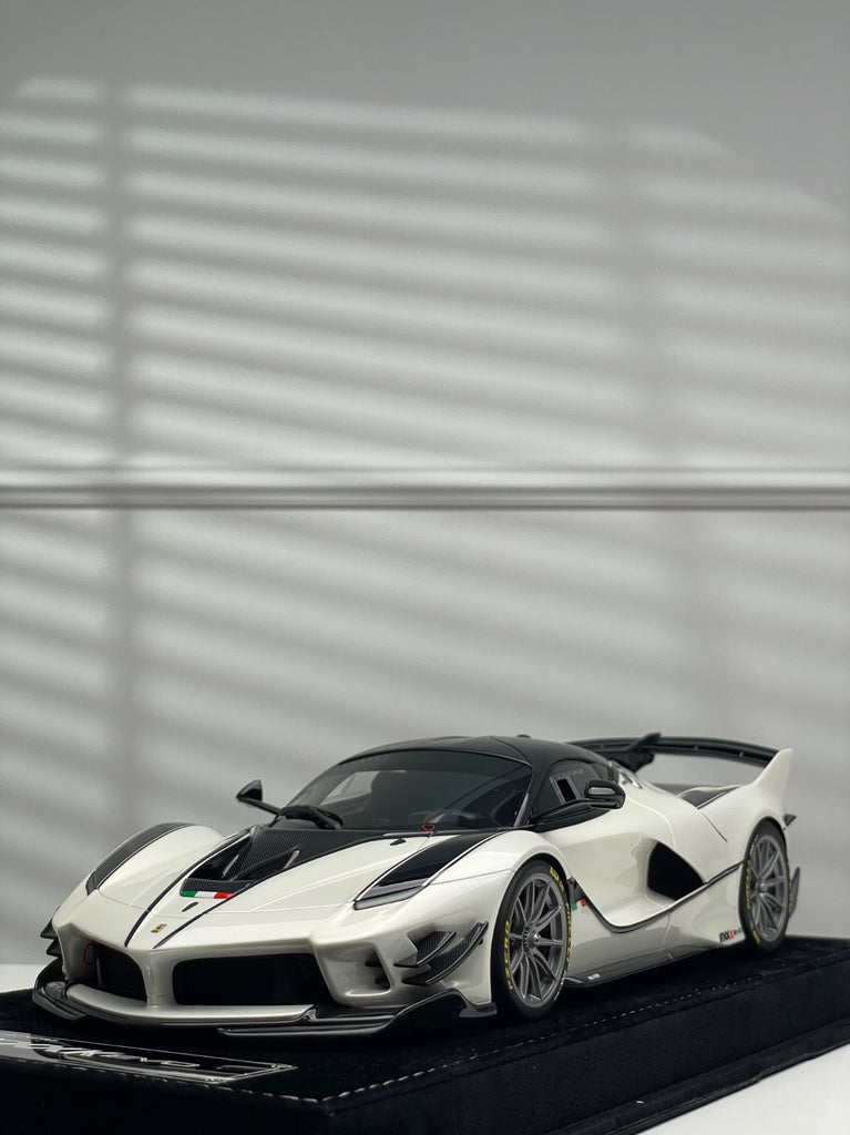 Ferrari FXX-K EVO (White/ Black) [Henson&Heaven] 1/18 scale