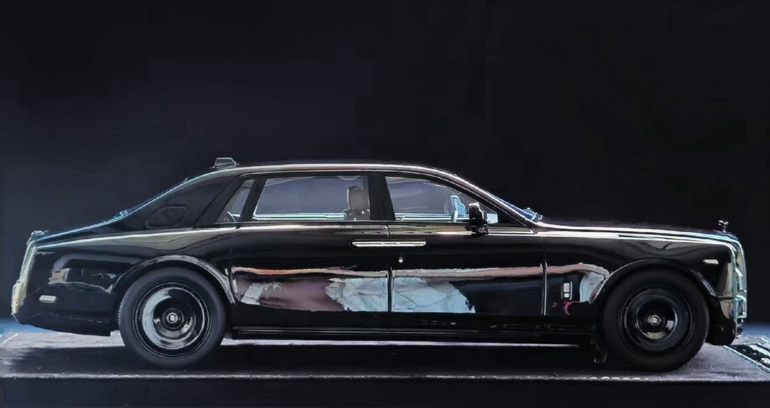 Rolls-Royce Phantom Long Wheelbase Series II (Black) [Henson&Heaven] 1/18 scale