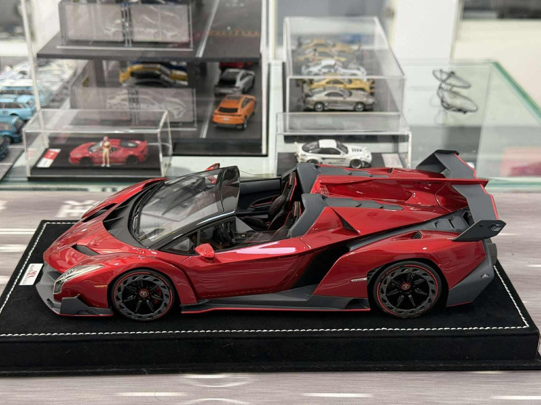 Lamborghini Veneno Roadster (Metallic Red) [MR Collection] 1/18 scale