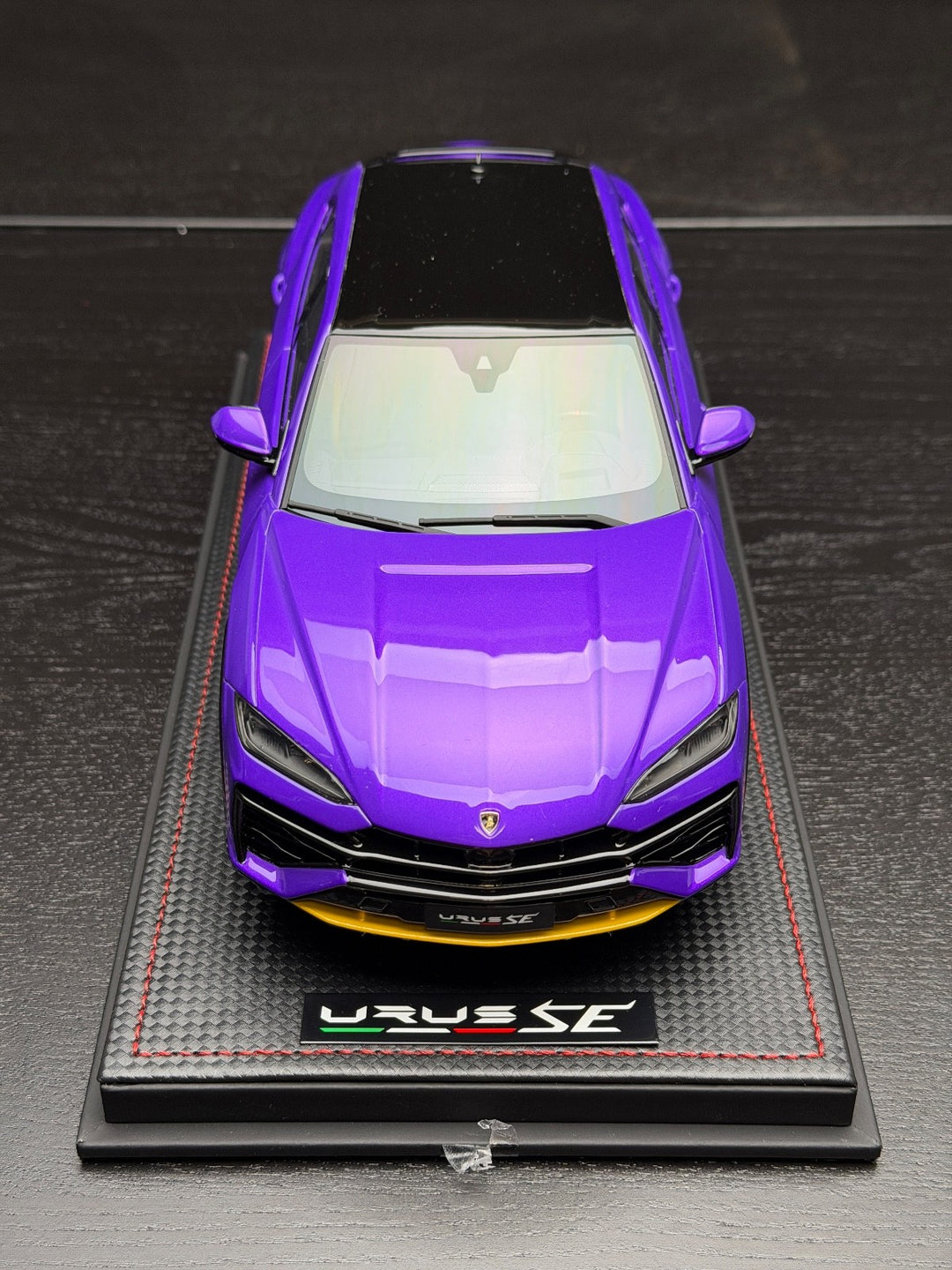 Lamborghini Urus SE (Purple) [MR Collection] 1/18 scale
