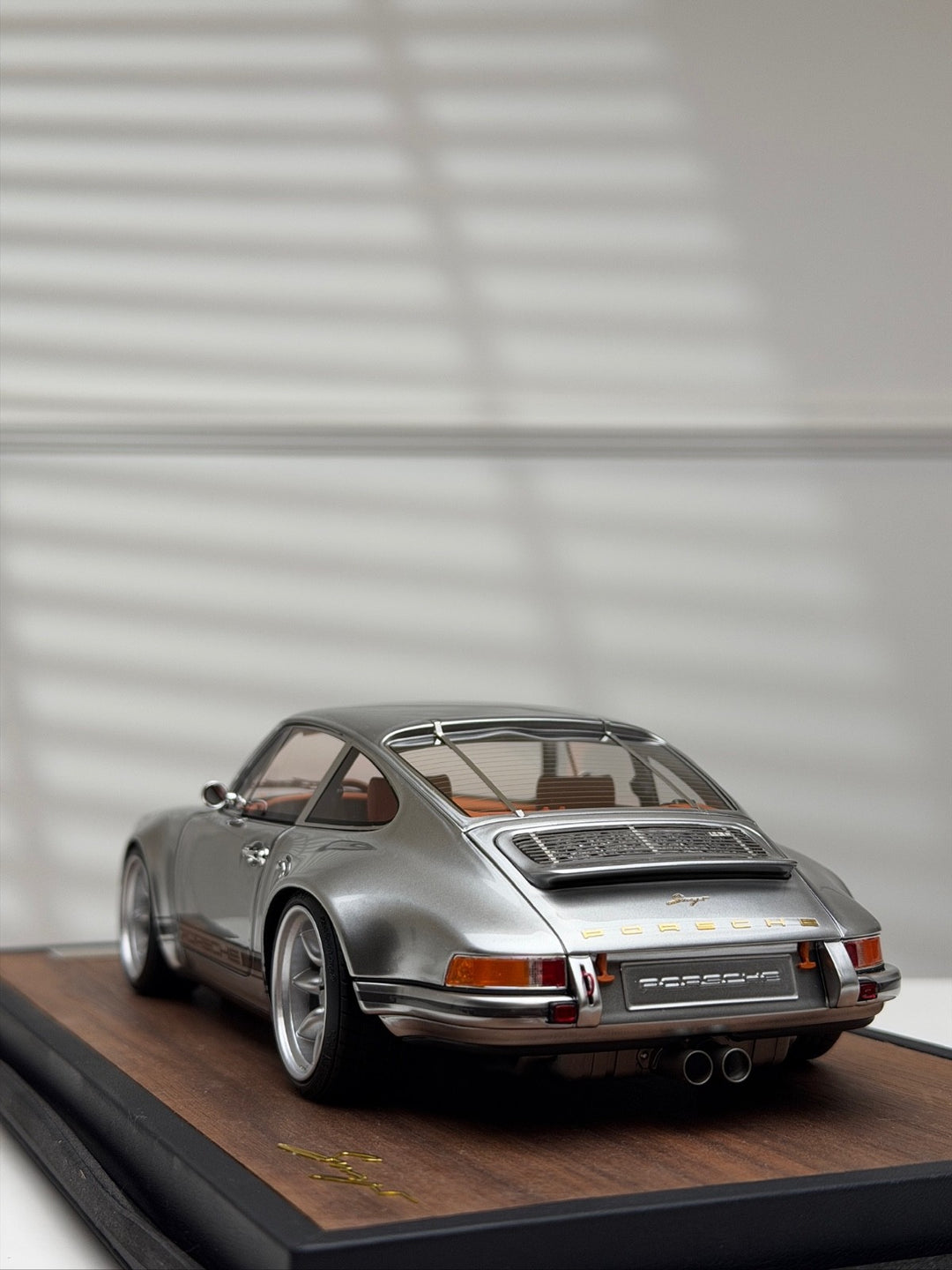 Porsche 911 Singer (Silver) [Timothy & Pierre] 1/18 scale