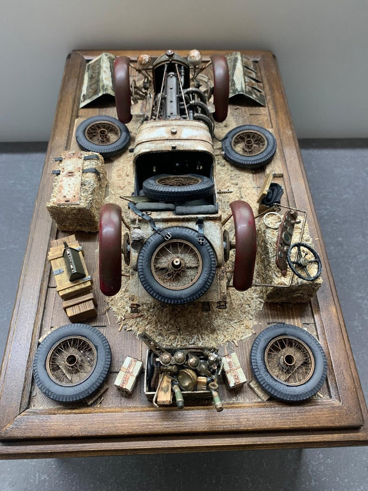 Classic Mercedes-Benz SSKL Barn Find Diorama [1:18 scale]