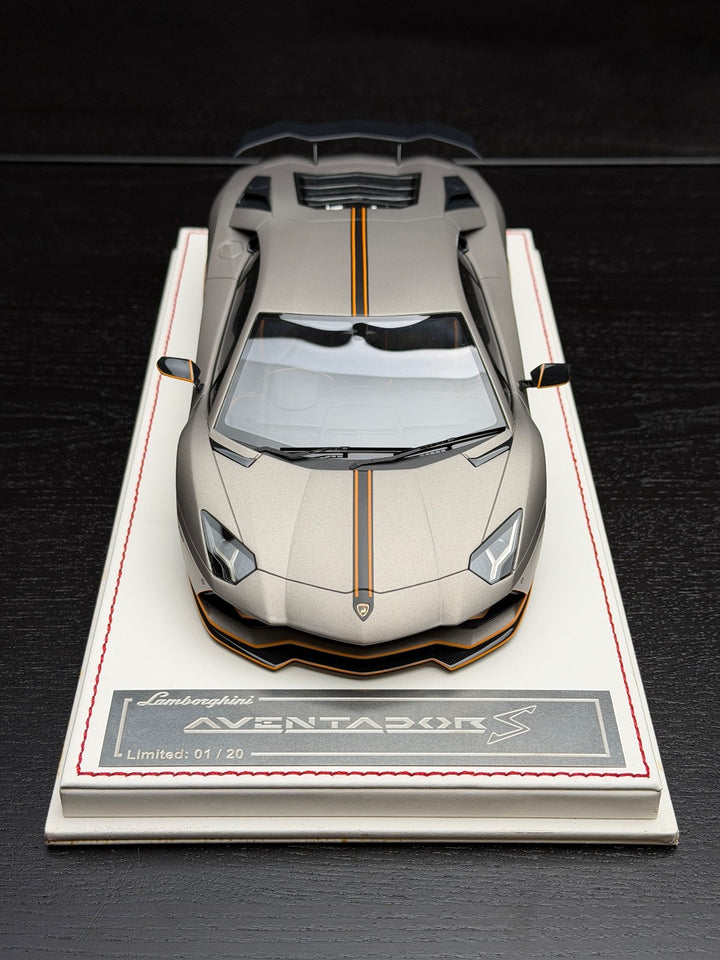 Lamborghini Aventador S (Matte Gray/ Orange) [Davis & Giovanni] 1:18 scale