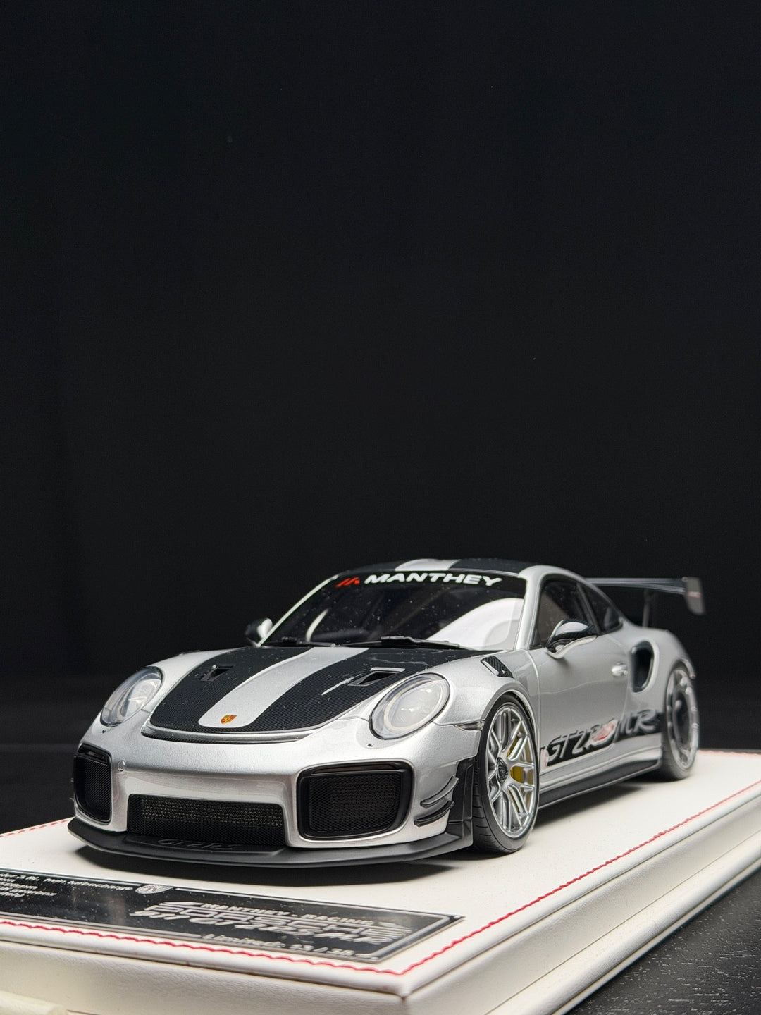 Porsche 911 GT2RS MR (Silver/ Black) [Davis & Giovanni] 1:18 scale