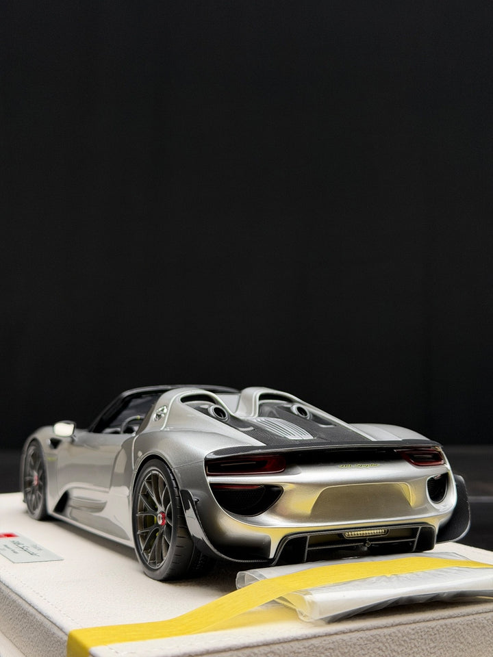 Porsche 918 Spyder Weissach (Silver) [MakeUp Eidolon] 1/18 scale