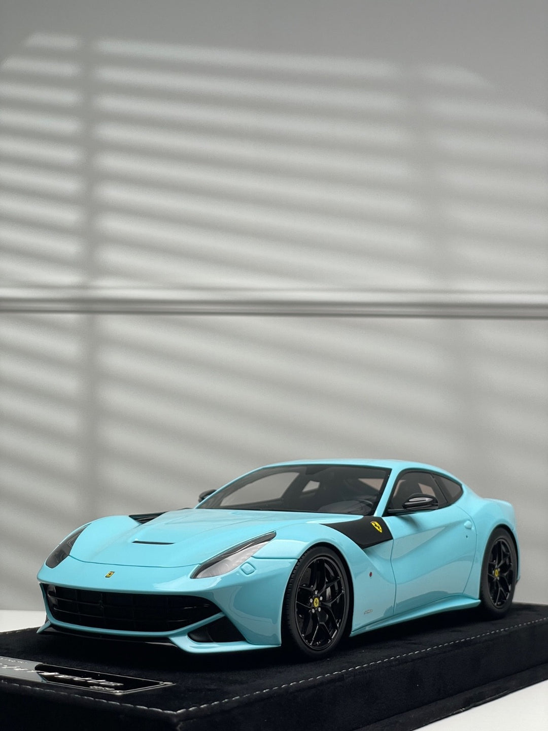 Ferrari F12 Berlinetta (Baby Blue) [Henson&Heaven] 1/18 scale