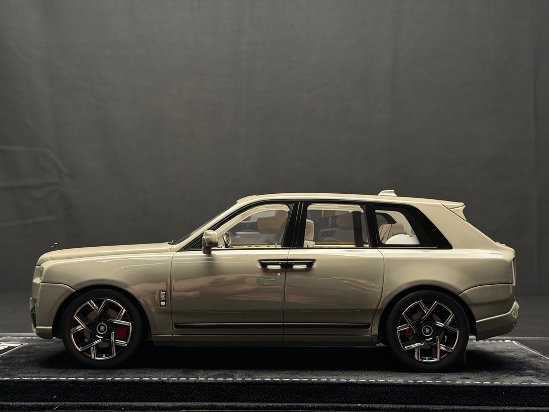 Rolls-Royce Cullinan Series II (Gray) [H&H] 1/18 scale