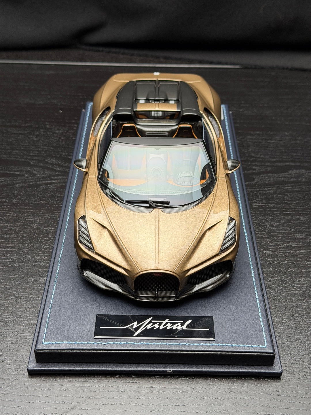 Bugatti Mistral (Dore) [MR Collection] 1/18 scale