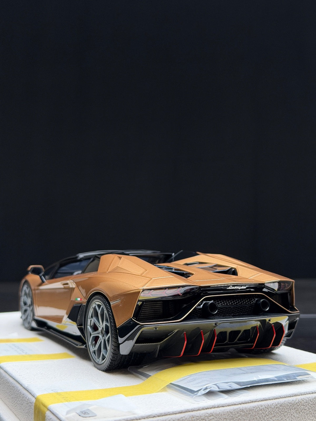 Lamborghini Aventador Ultimae Roadster (Bronze Gold) [MakeUp Eidolon] 1/18 scale