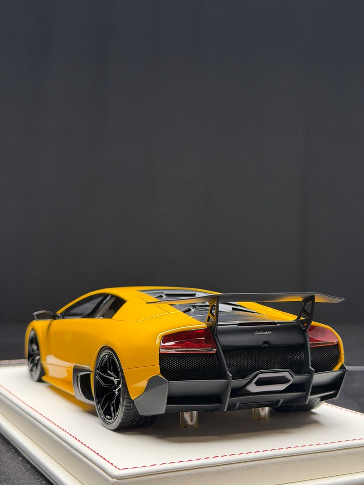 Lamborghini Murcielago LP670-4 SV (Yellow) [Davis & Giovanni] 1/18 scale