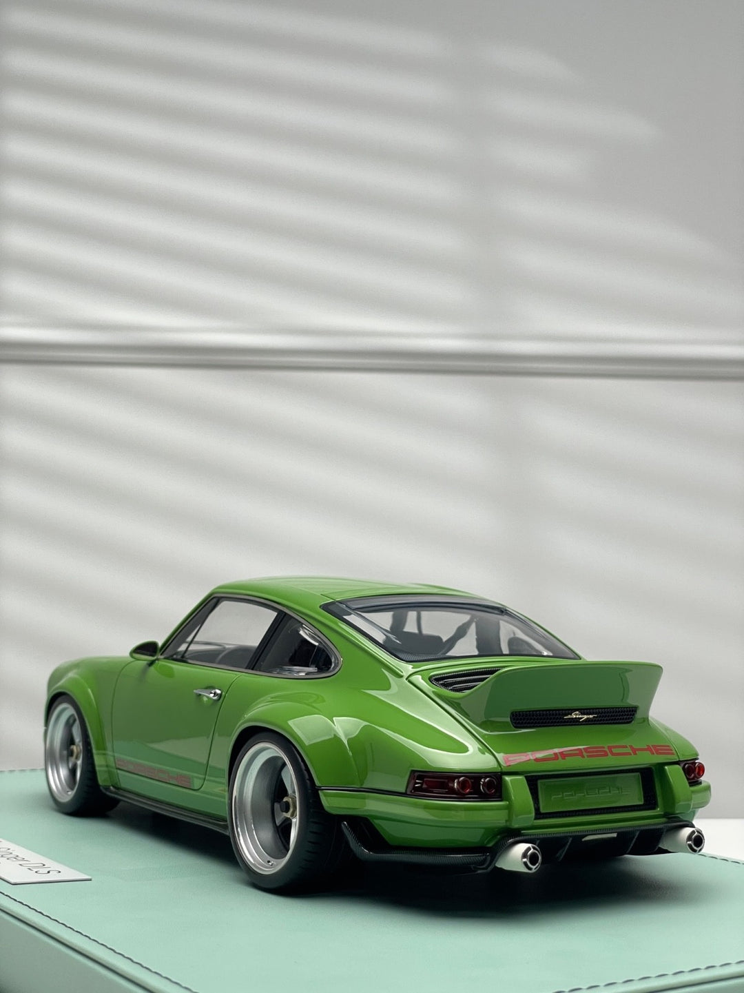 Porsche 911 Singer DLS (Green) [Make up Eidolon] 1/18 scale