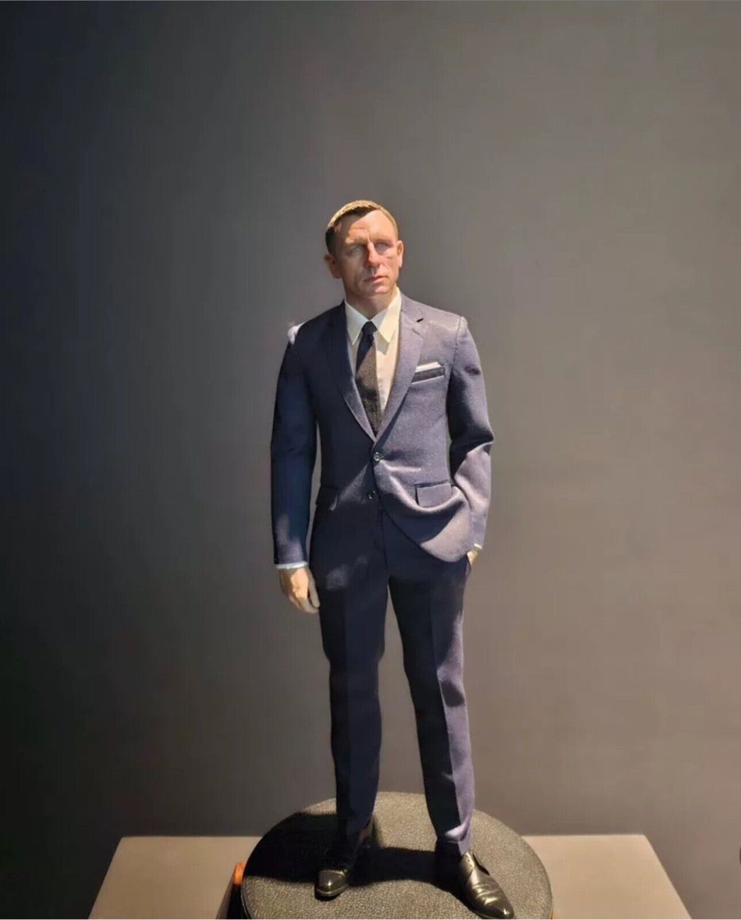 James Bond - By: YJ Park [ 1:6 scale Masterpiece] RARE