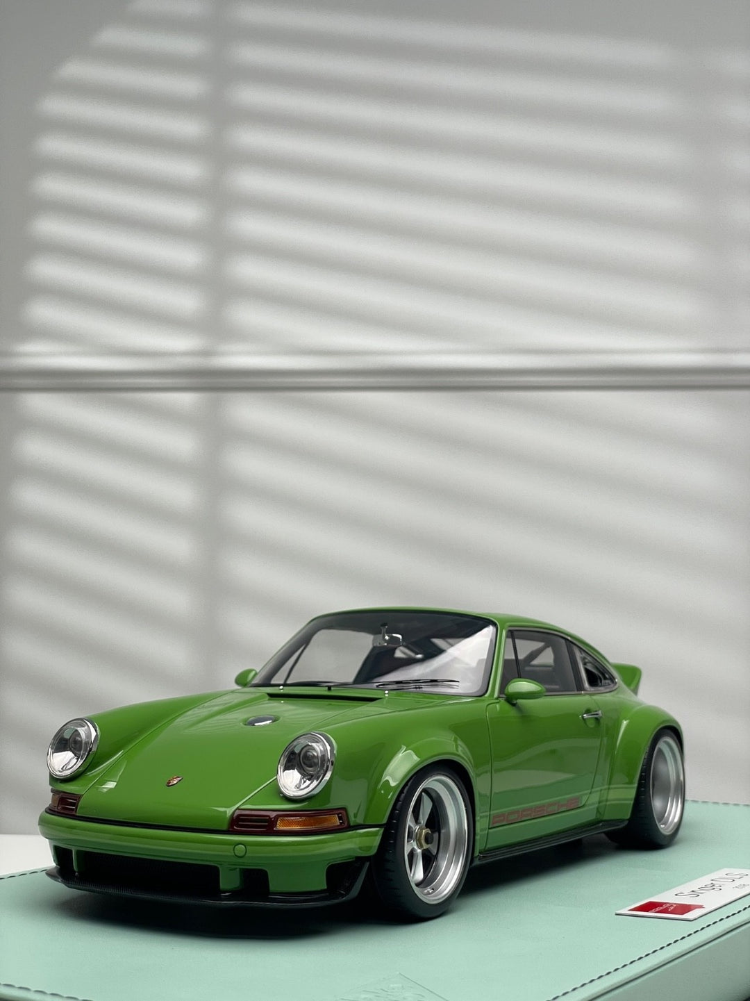 Porsche 911 Singer DLS (Green) [Make up Eidolon] 1/18 scale