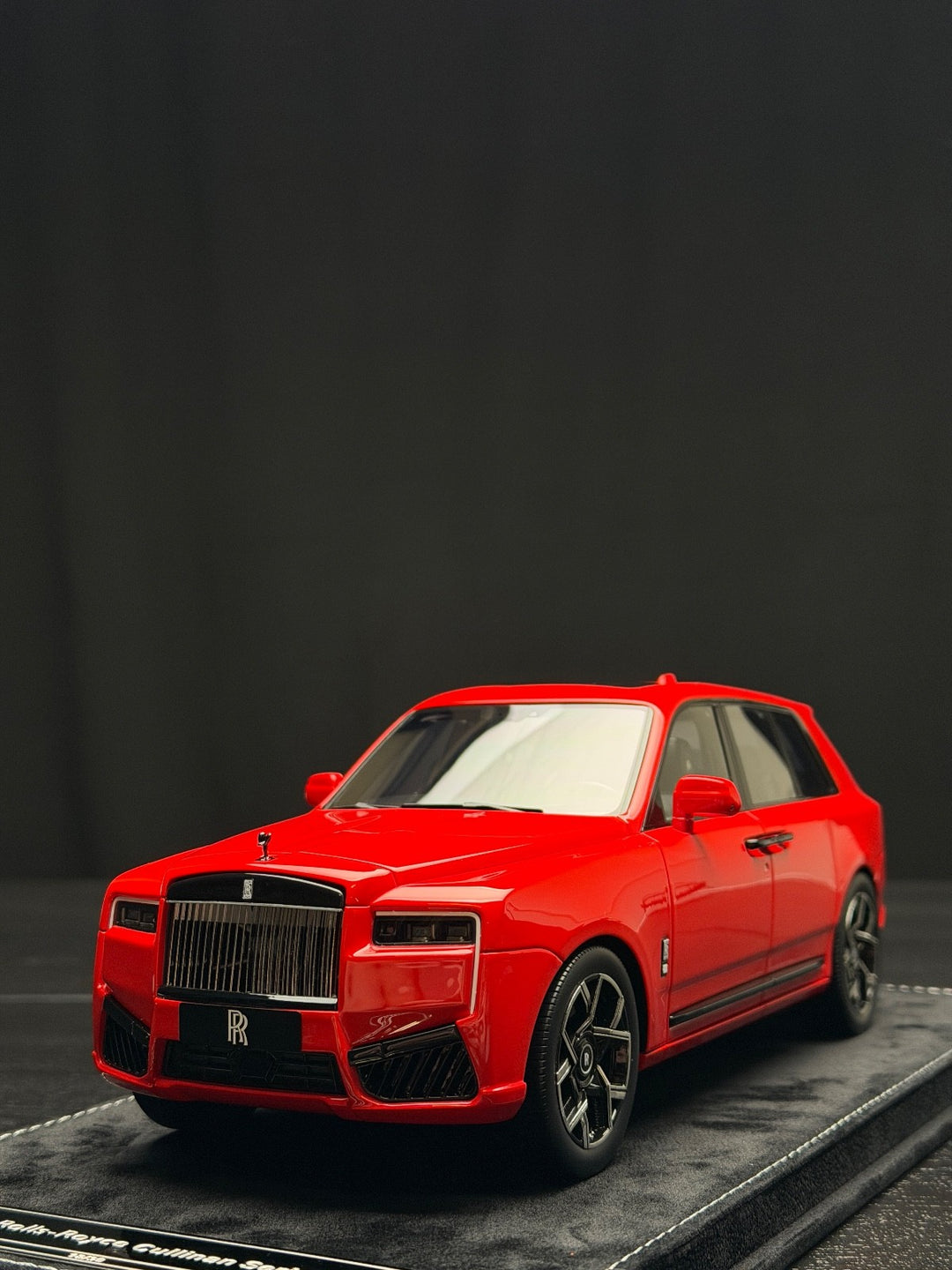 Rolls-Royce Cullinan Series II Black Badge (Red) [H&H] 1/18 scale